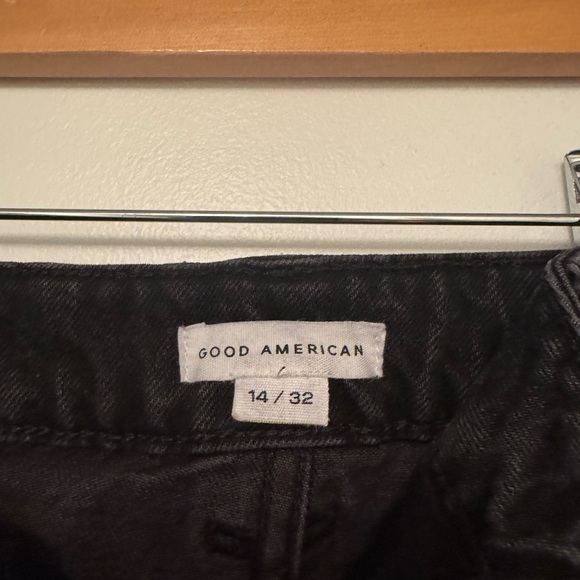 Good American black distressed shorts size 32 - Picture 3 of 3